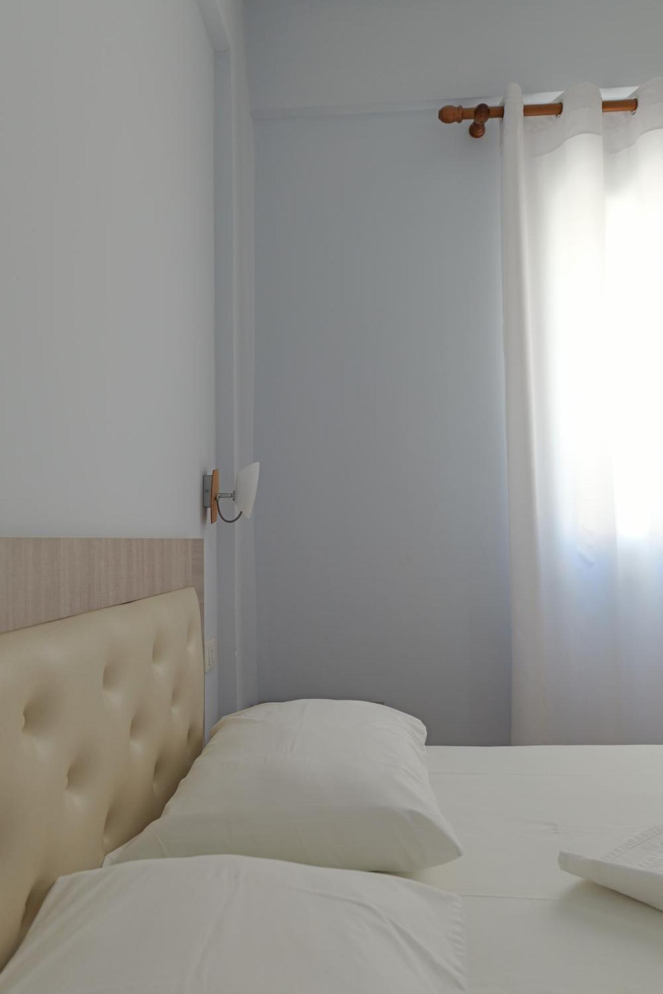 Dana Hotel Apartments Саранда Екстер'єр фото