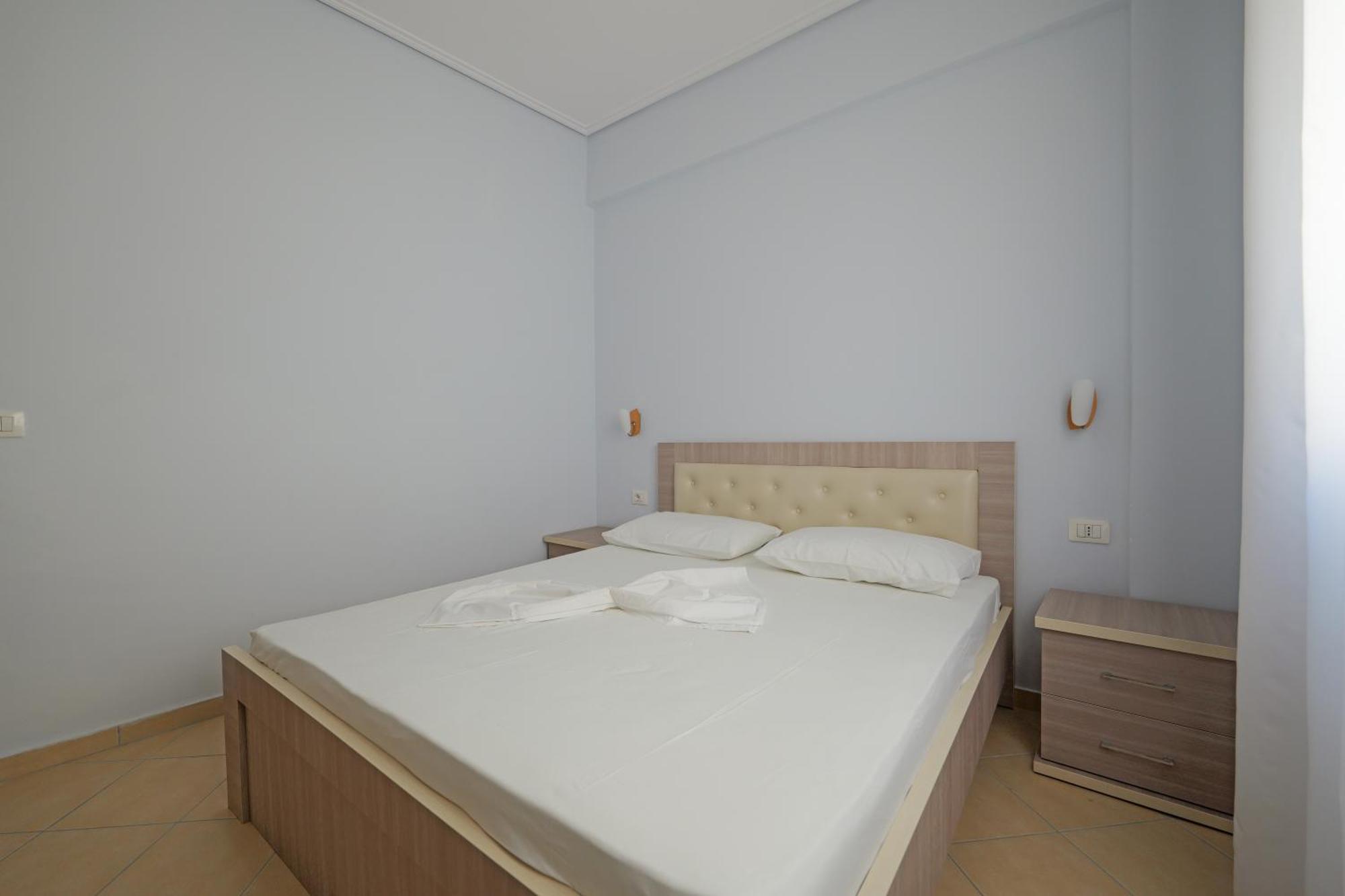 Dana Hotel Apartments Саранда Екстер'єр фото