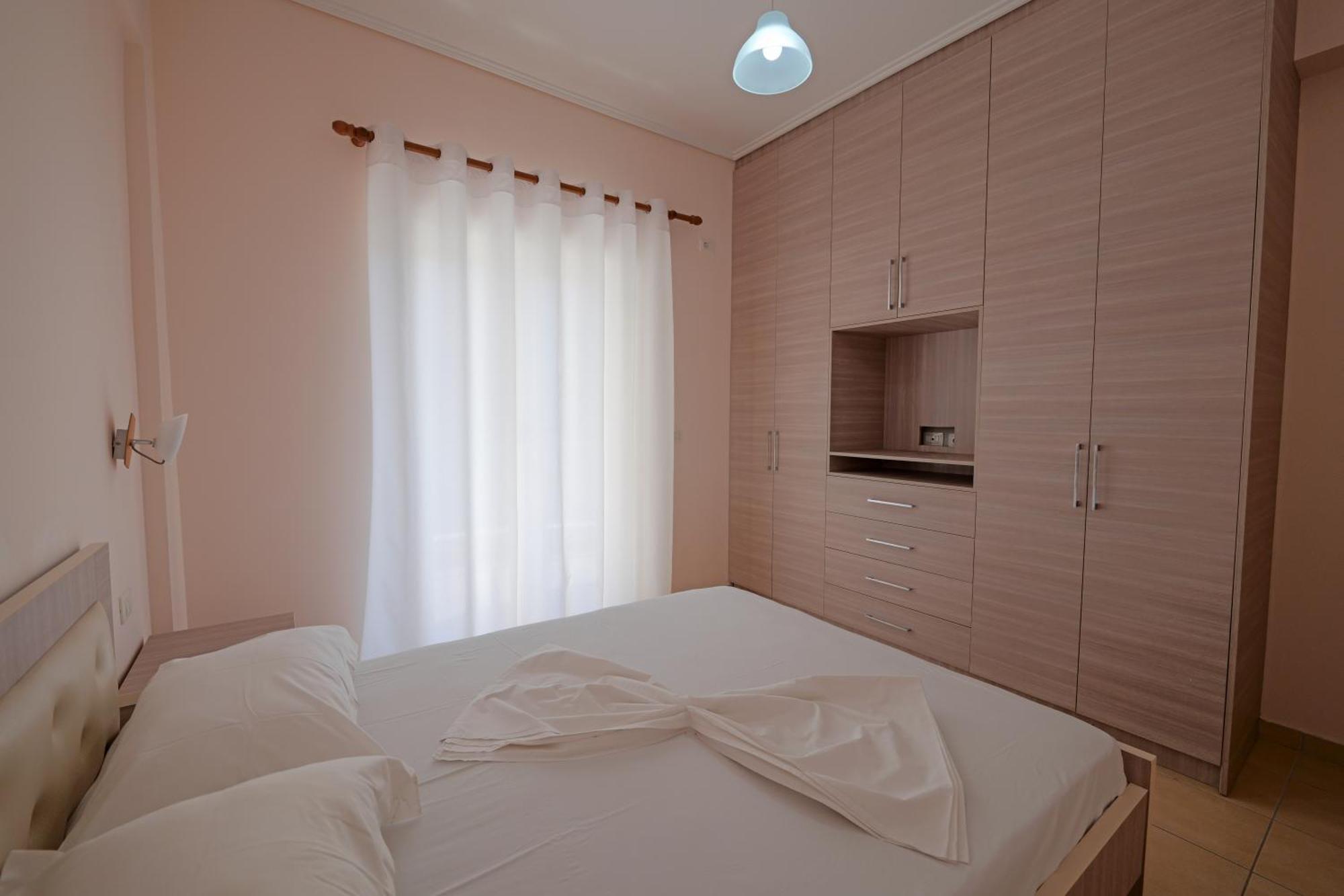 Dana Hotel Apartments Саранда Екстер'єр фото