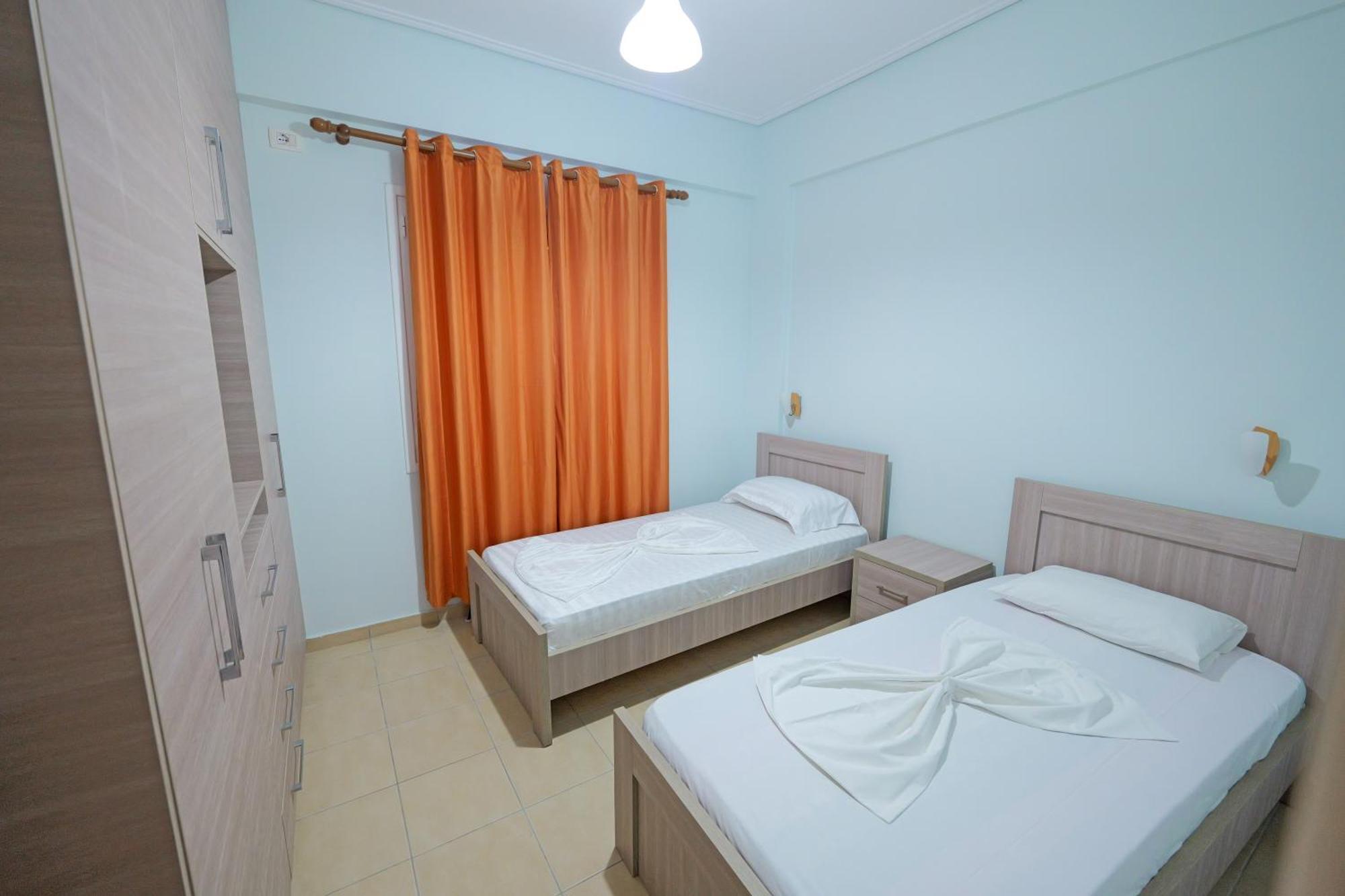 Dana Hotel Apartments Саранда Екстер'єр фото