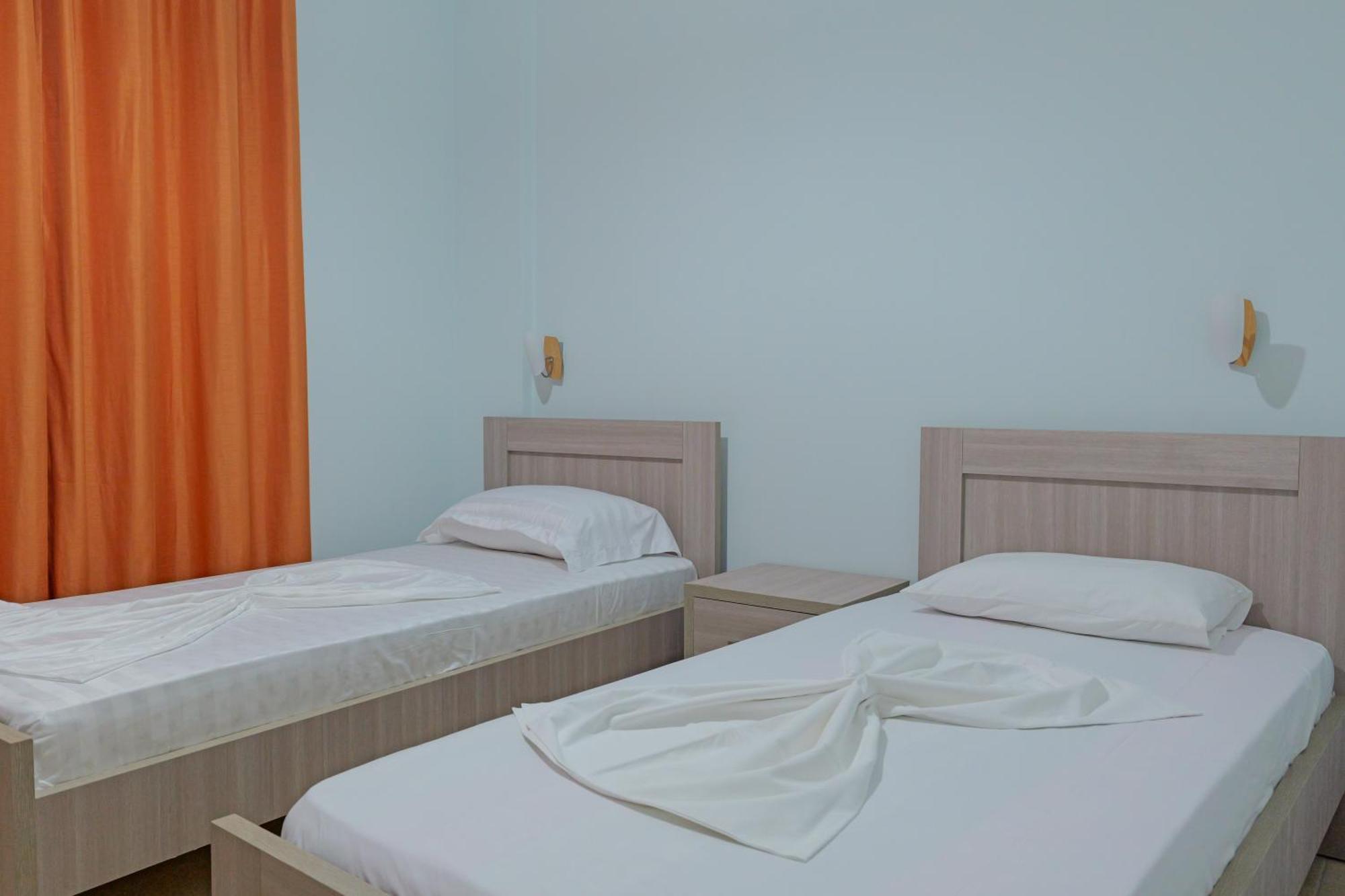 Dana Hotel Apartments Саранда Екстер'єр фото