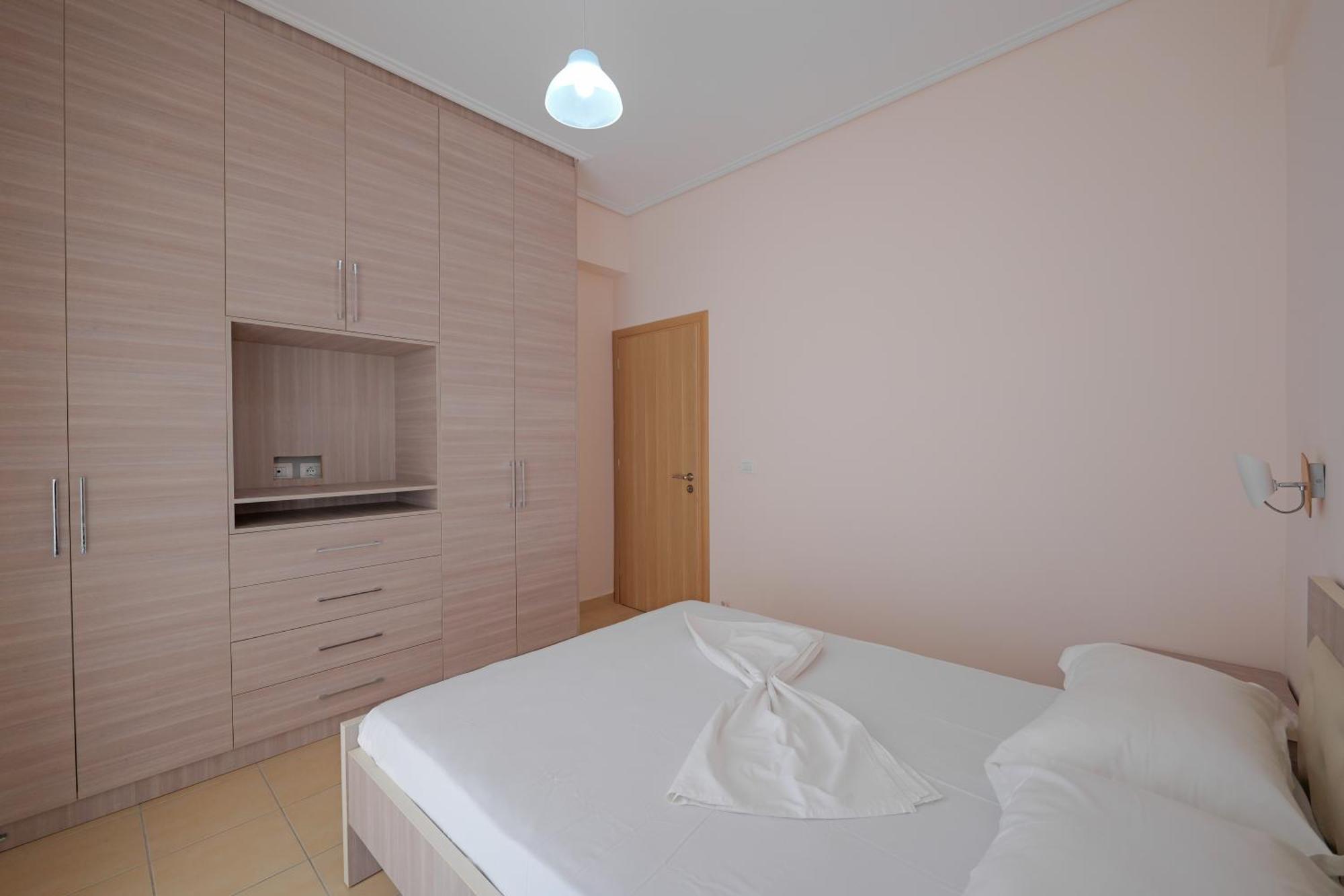 Dana Hotel Apartments Саранда Екстер'єр фото
